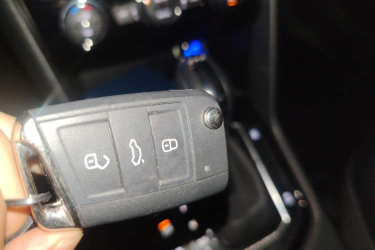 Used Volkswagen Tharu 2020 280TSI Two-Wheel Drive Luxury Plus Version China VI Standard Vehicle Key