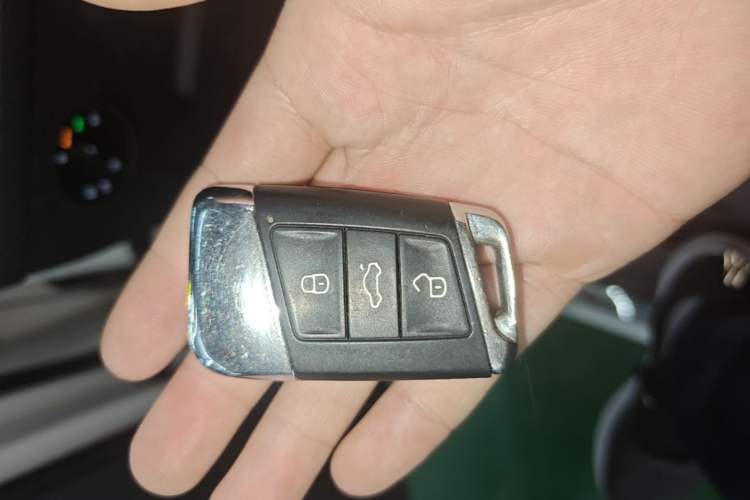 Used Volkswagen Tharu 2020 280TSI Two-Wheel Drive Luxury Plus Version China VI Standard Vehicle Key