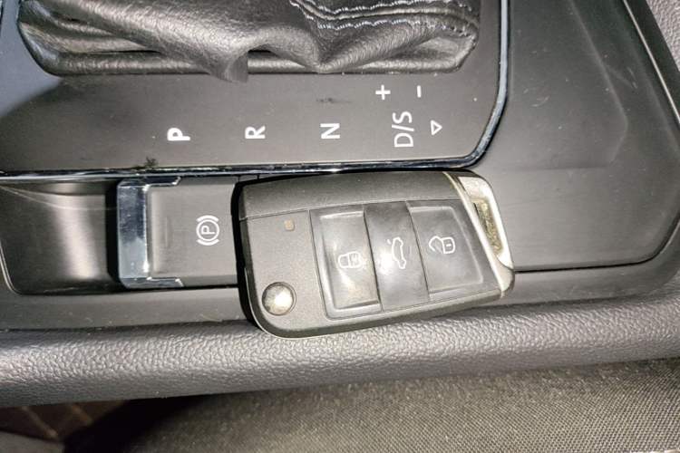 Used Volkswagen Tharu 2020 280TSI Two-Wheel Drive Trend Edition China VI Standard Vehicle Key