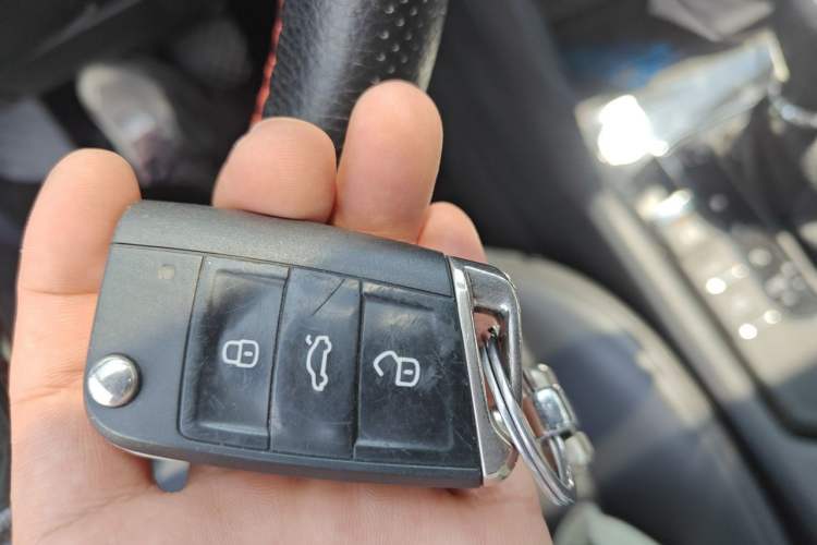 Used Volkswagen Tharu 2020 280TSI Two-Wheel Drive Luxury Plus Version China VI Standard Vehicle Key