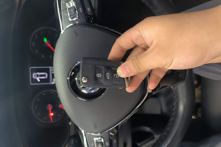 Used Volkswagen Tharu 2020 330TSI All-Wheel-Drive Luxury Edition China VI Standard Vehicle Key