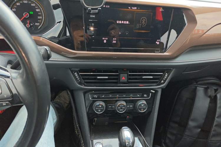 Used Volkswagen Tharu 2020 280TSI Two-Wheel Drive Luxury Edition China VI Standard Audio And AC Panel