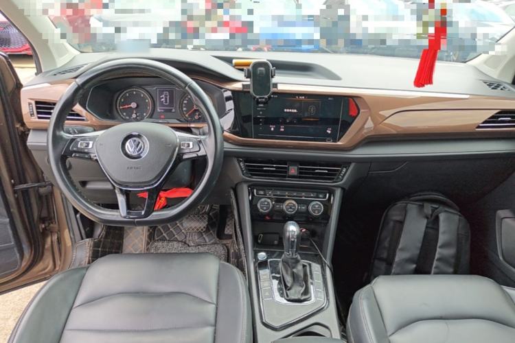 Used Volkswagen Tharu 2020 280TSI Two-Wheel Drive Luxury Edition China VI Standard Center Console