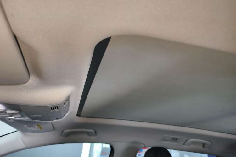 Used Volkswagen Tharu 2020 280TSI Two-Wheel Drive Luxury Edition China VI Standard Headliner