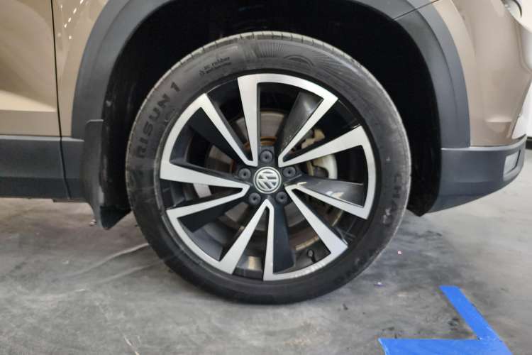 Used Volkswagen Tharu 2020 280TSI Two-Wheel Drive Luxury Edition China VI Standard Left Front Wheel Hub