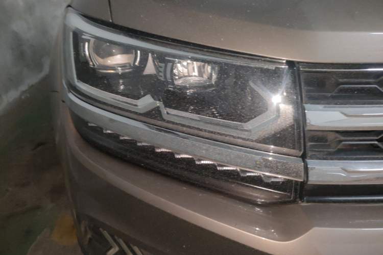 Used Volkswagen Tharu 2020 280TSI Two-Wheel Drive Luxury Edition China VI Standard Right Front Headlight