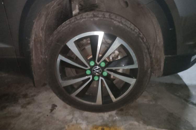 Used Volkswagen Tharu 2020 280TSI Two-Wheel Drive Luxury Edition China VI Standard Right Front Wheel Hub