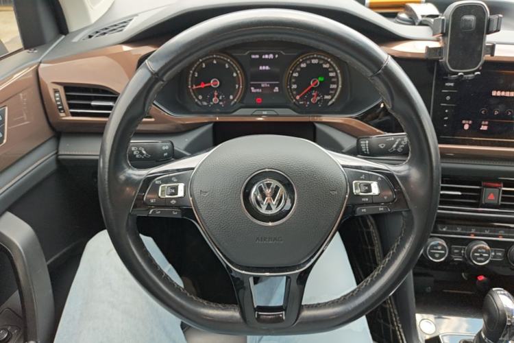 Used Volkswagen Tharu 2020 280TSI Two-Wheel Drive Luxury Edition China VI Standard Steering Wheel
