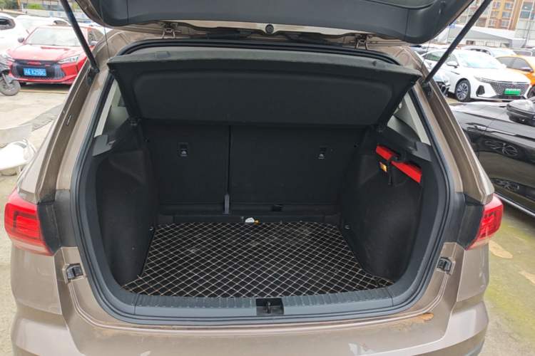 Used Volkswagen Tharu 2020 280TSI Two-Wheel Drive Luxury Edition China VI Standard Trunk