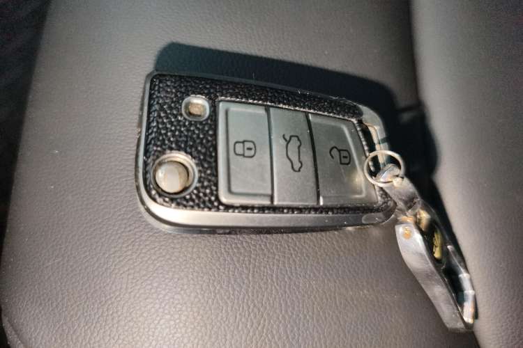 Used Volkswagen Tharu 2020 280TSI Two-Wheel Drive Luxury Edition China VI Standard Vehicle Key