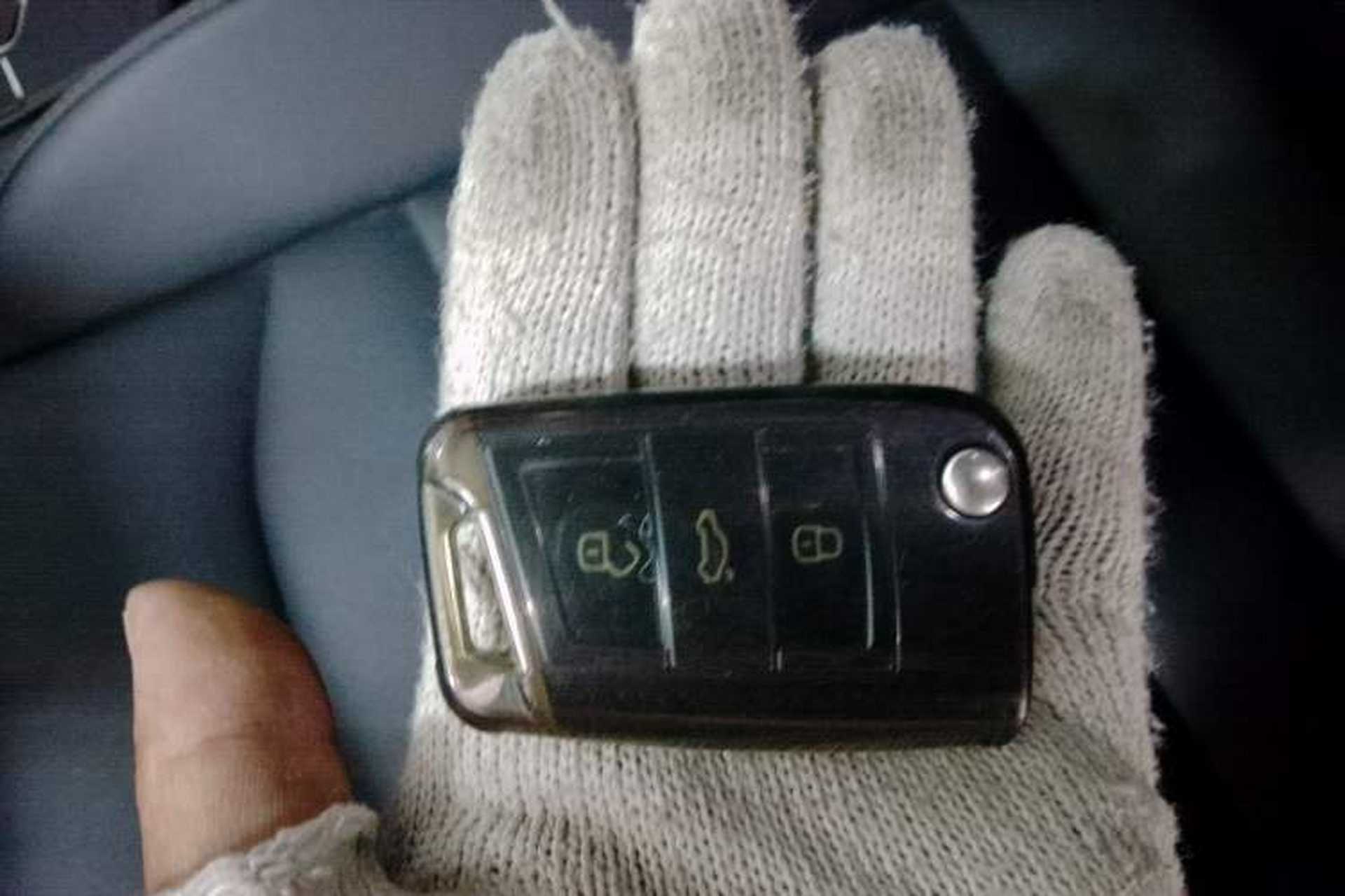 Used Volkswagen Tharu 2020 280TSI Two-Wheel Drive Luxury Edition China VI Standard Vehicle Key