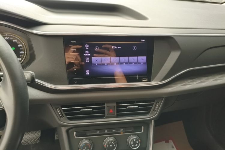 Used Volkswagen Tharu 2021 280TSI Two-Wheel Drive Trend Edition Audio And AC Panel