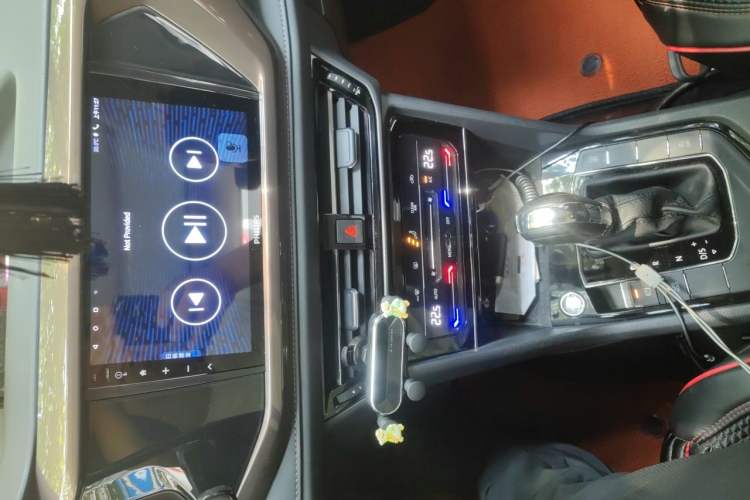 Used Volkswagen Tharu 2021 280TSI Two-Wheel Drive Comfort Edition Audio And AC Panel