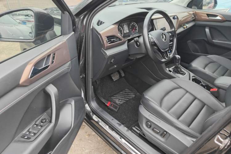 Used Volkswagen Tharu 2021 280TSI Two-Wheel-Drive Luxury Plus Edition Driver Seat