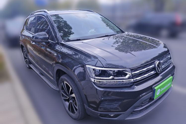 Used Volkswagen Tharu 2021 280TSI Two-Wheel-Drive Luxury Plus Edition Front Right 45 Deg