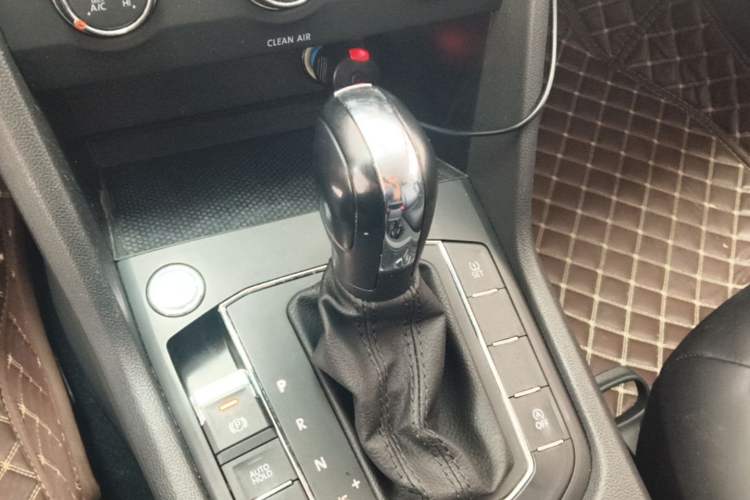 Used Volkswagen Tharu 2021 280TSI Two-Wheel Drive Trend Edition Gear Lever
