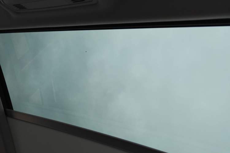 Used Volkswagen Tharu 2021 280TSI Two-Wheel-Drive Luxury Plus Edition Headliner
