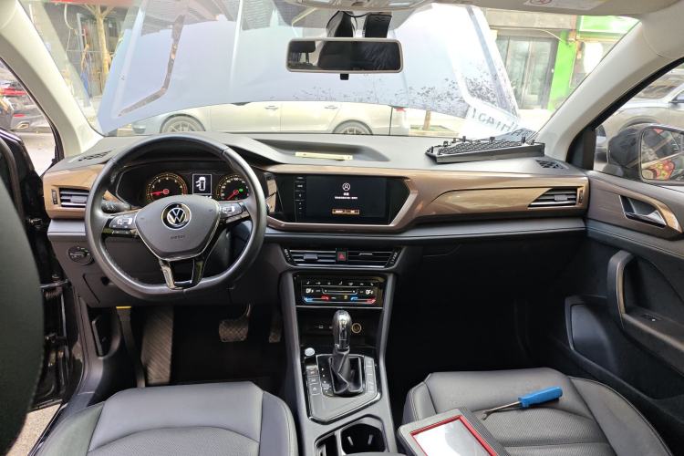Used Volkswagen Tharu 2021 280TSI Two-Wheel-Drive Luxury Plus Edition Interior 2