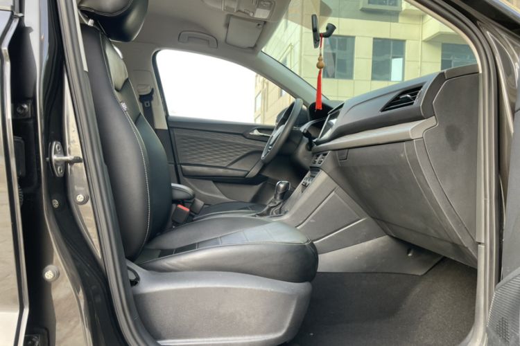 Used Volkswagen Tharu 2021 280TSI Two-Wheel Drive Trend Edition Interior 4