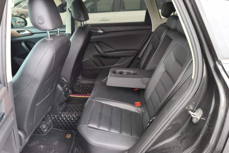 Used Volkswagen Tharu 2021 280TSI Two-Wheel-Drive Luxury Plus Edition Interior 4
