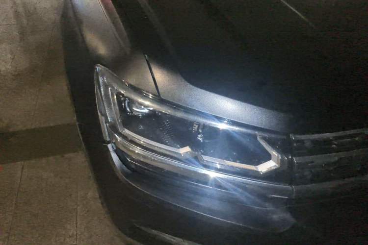 Used Volkswagen Tharu 2021 280TSI Two-Wheel-Drive Luxury Plus Edition Right Front Headlight