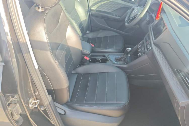 Used Volkswagen Tharu 2021 280TSI Two-Wheel Drive Trend Edition Right Front Seat