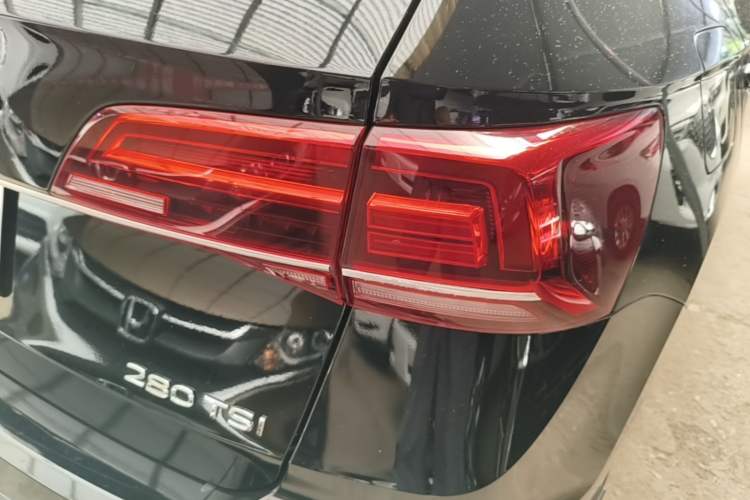 Used Volkswagen Tharu 2021 280TSI Two-Wheel Drive Trend Edition Right Rear Taillight