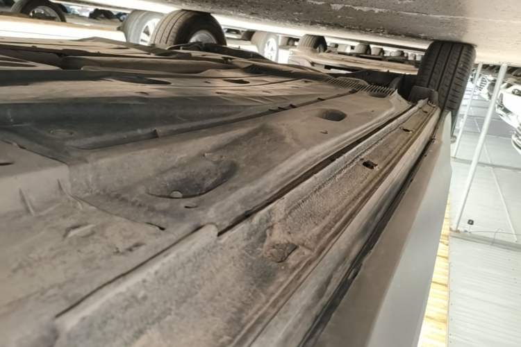 Used Volkswagen Tharu 2021 280TSI Two-Wheel Drive Trend Edition Right Side Sill