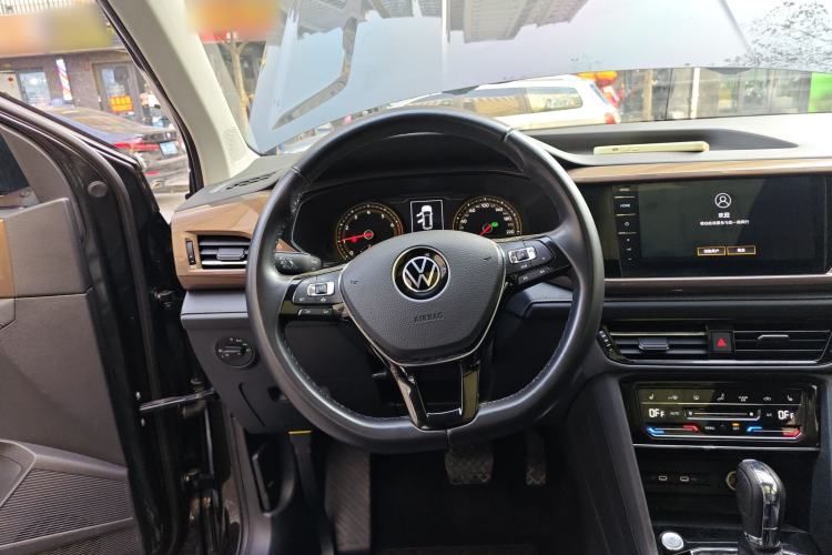 Used Volkswagen Tharu 2021 280TSI Two-Wheel-Drive Luxury Plus Edition Steering Wheel