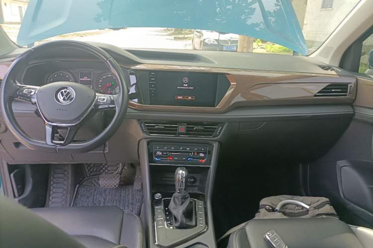 Used Volkswagen Tharu 2021 280TSI Two-Wheel-Drive Luxury Plus Edition Audio And AC Panel