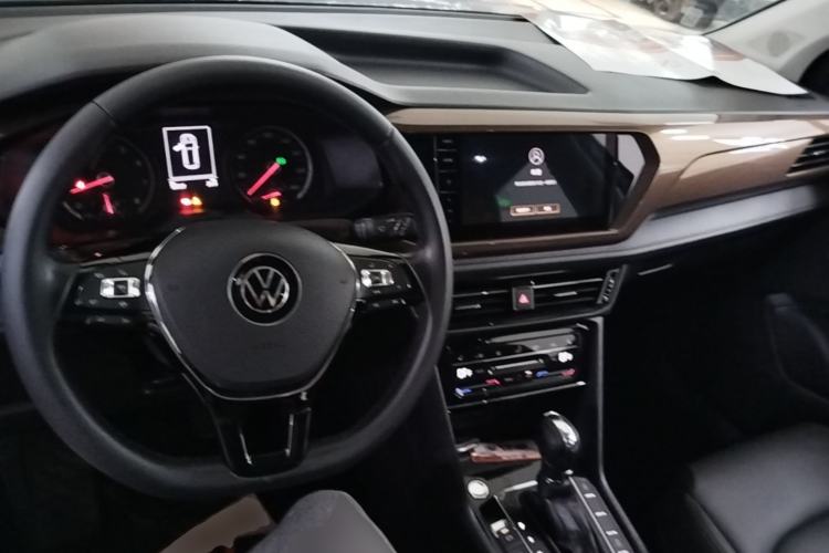 Used Volkswagen Tharu 2021 280TSI Two-Wheel-Drive Luxury Edition Center Console