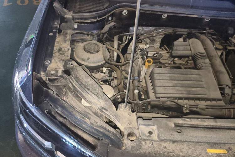 Used Volkswagen Tharu 2021 280TSI Two-Wheel-Drive Luxury Plus Edition Engine Bay Right
