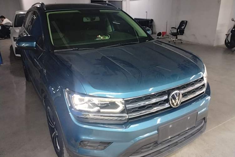 Used Volkswagen Tharu 2021 280TSI Two-Wheel-Drive Luxury Plus Edition Front Right 45 Deg