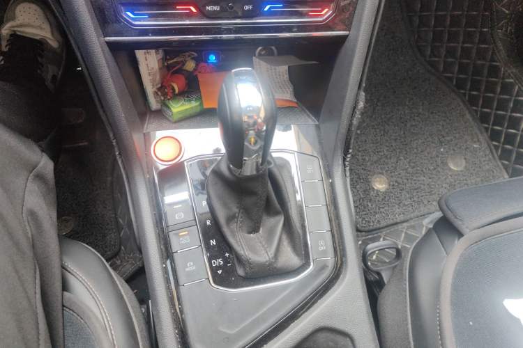 Used Volkswagen Tharu 2021 280TSI Two-Wheel-Drive Luxury Edition Gear Lever