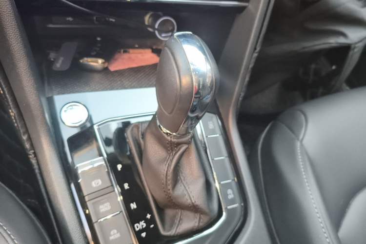 Used Volkswagen Tharu 2021 280TSI Two-Wheel-Drive Luxury Edition Gear Lever