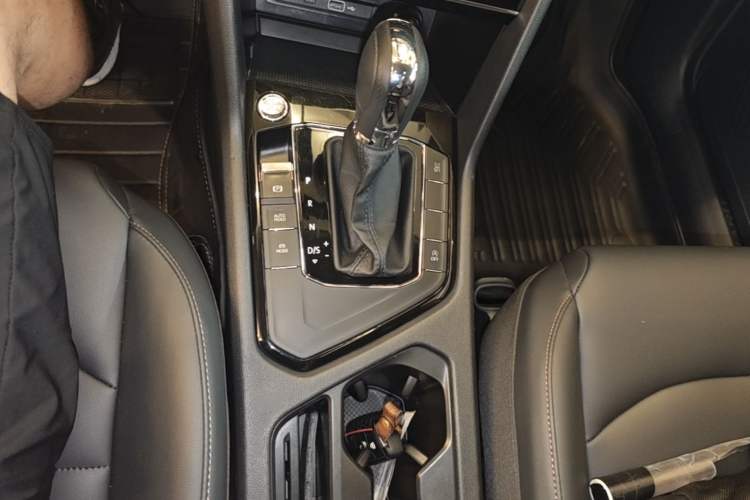 Used Volkswagen Tharu 2021 330TSI Four-Wheel Drive Luxury Edition Gear Lever