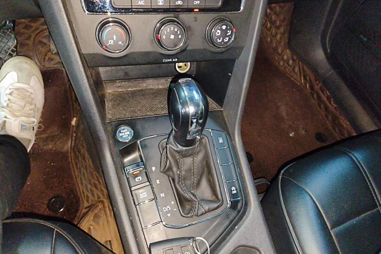 Used Volkswagen Tharu 2021 280TSI Two-Wheel Drive Trend Edition Gear Lever
