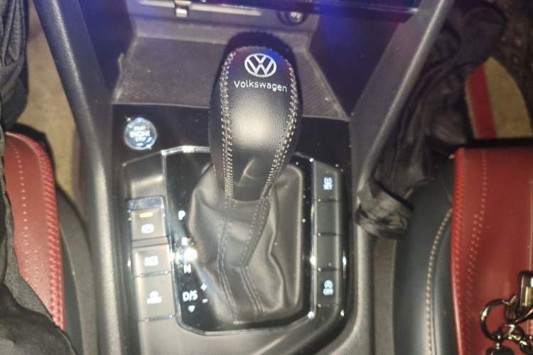 Used Volkswagen Tharu 2021 280TSI Two-Wheel-Drive Luxury Plus Edition Gear Lever