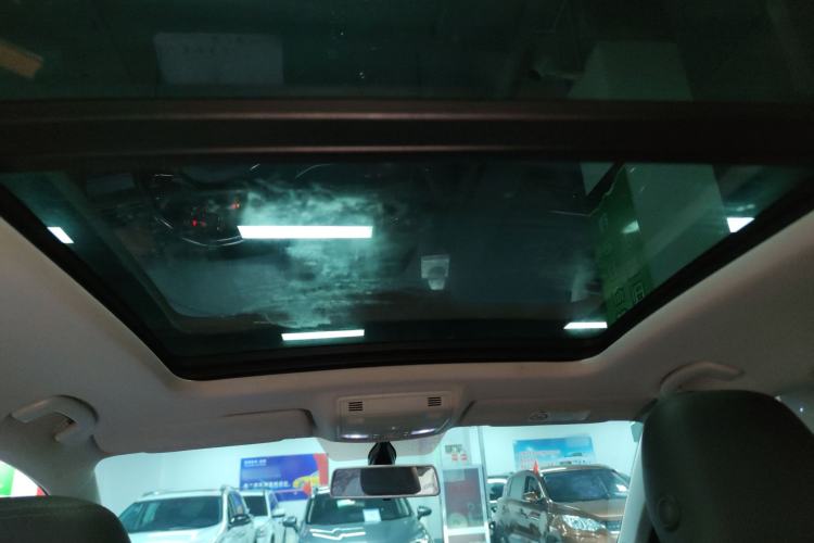 Used Volkswagen Tharu 2021 280TSI Two-Wheel-Drive Luxury Plus Edition Headliner
