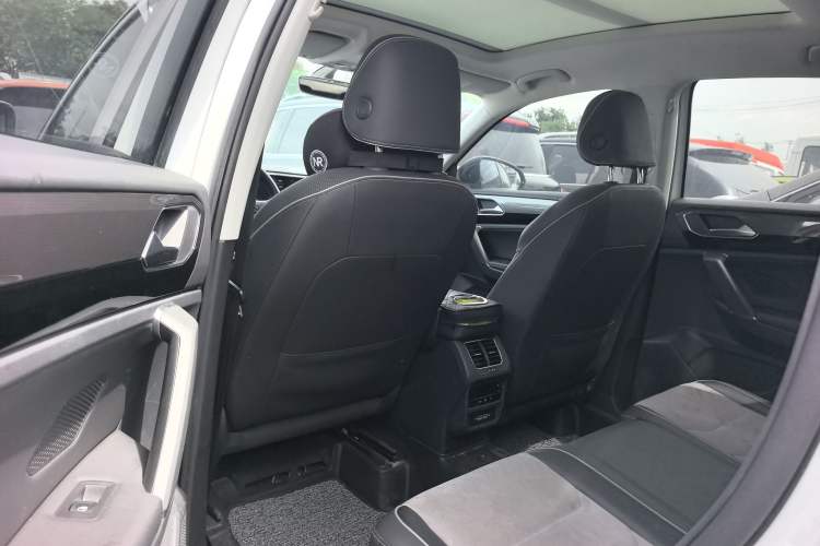 Used Volkswagen Tharu 2021 280TSI Two-Wheel-Drive Luxury Plus Edition Interior 2