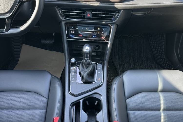Used Volkswagen Tharu 2021 280TSI Two-Wheel-Drive Luxury Plus Edition Interior 5