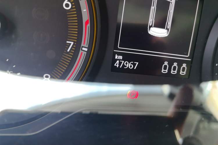 Used Volkswagen Tharu 2021 330TSI Four-Wheel Drive Luxury Edition Odometer Close Up