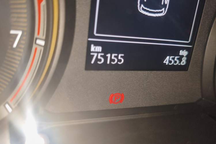 Used Volkswagen Tharu 2021 280TSI Two-Wheel-Drive Luxury Plus Edition Odometer Close Up