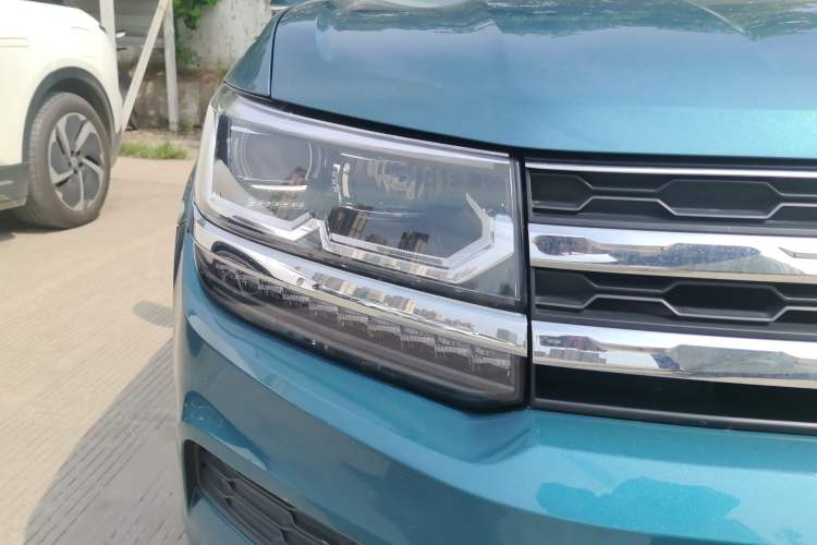 Used Volkswagen Tharu 2021 330TSI Four-Wheel Drive Luxury Edition Right Front Headlight