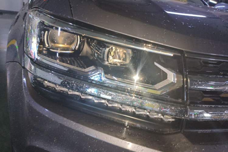 Used Volkswagen Tharu 2021 280TSI Two-Wheel-Drive Luxury Plus Edition Right Front Headlight