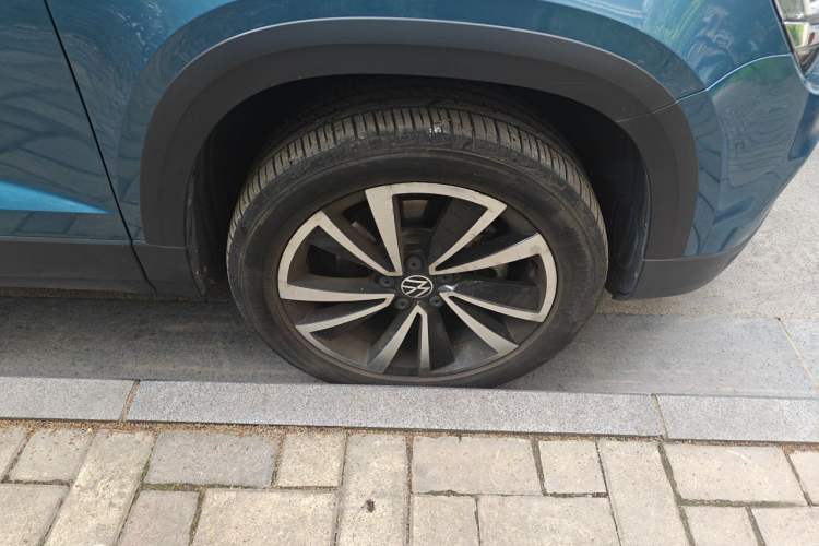 Used Volkswagen Tharu 2021 280TSI Two-Wheel-Drive Luxury Plus Edition Right Front Wheel Hub