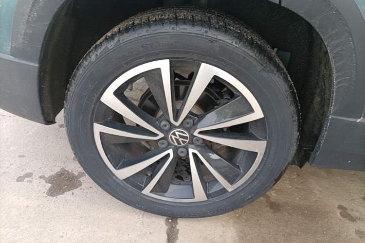 Used Volkswagen Tharu 2021 280TSI Two-Wheel-Drive Luxury Plus Edition Right Rear Wheel Hub