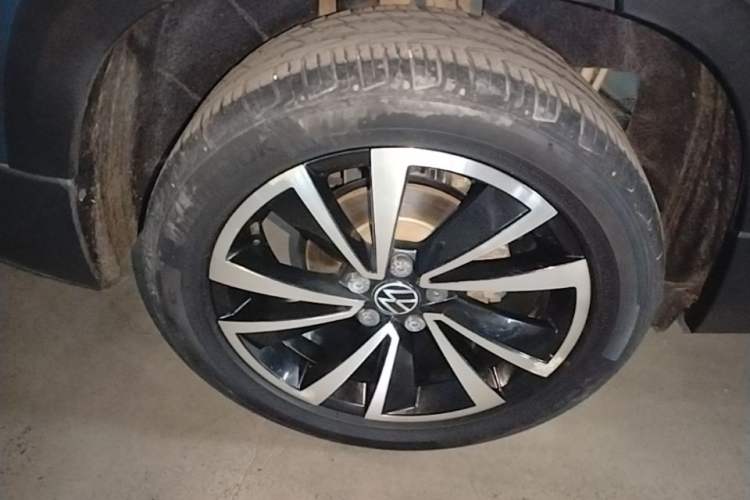 Used Volkswagen Tharu 2021 280TSI Two-Wheel-Drive Luxury Plus Edition Right Rear Wheel Hub