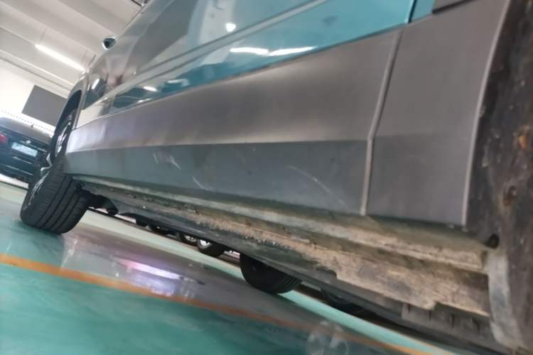 Used Volkswagen Tharu 2021 280TSI Two-Wheel-Drive Luxury Plus Edition Right Side Sill