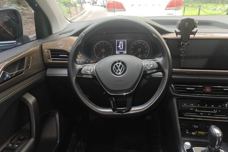 Used Volkswagen Tharu 2021 280TSI Two-Wheel-Drive Luxury Plus Edition Steering Wheel